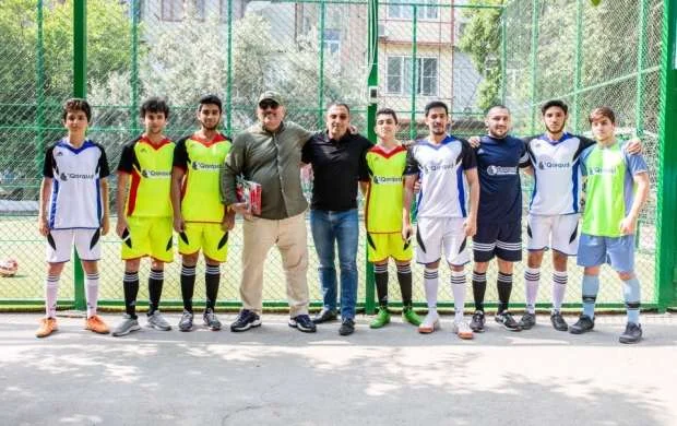 Bakıda yeni futbol meydançası istifadəyə verildi - FOTOLAR 