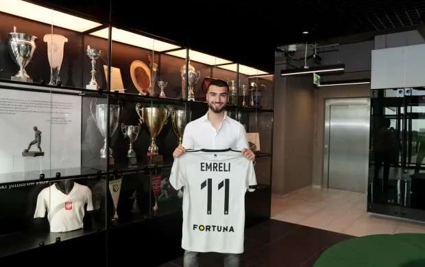 Mahir Emreli müqavilə imzaladı, nömrə seçimini etdi - RƏSMİ 