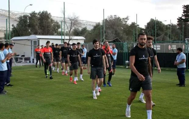 "Neftçi" öz bazasında başladı 