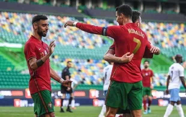 Millimizin rəqibi İsraili darmadağın etdi 