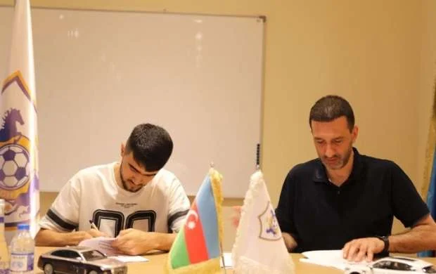 "Qarabağ" millimizin futbolçusu ilə müqaviləni uzatdı 