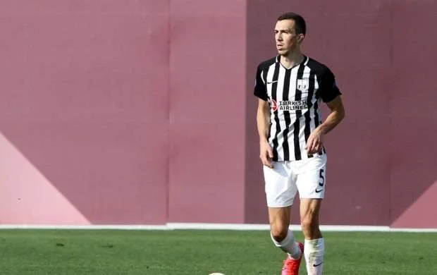Krivotsyuk "Neftçi"dən gedir - Klub yeni futbolçu axtarır 