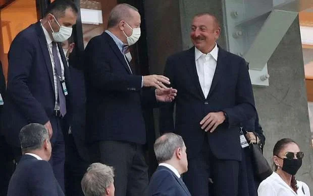 İlham Əliyev və Rəcəb Tayyib Ərdoğan Türkiyə - Uels oyununda - FOTOLAR 
