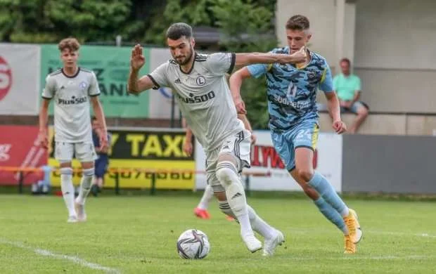 Mahir Emreli "Legiya"da het-triklə başladı 