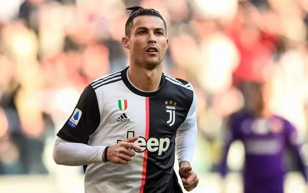 Ronaldu "Instagram"da  bu sayda təqibçisi olan ilk insandır 