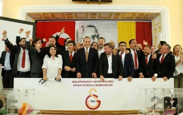 “Qalatasaray”ın yeni prezidenti baş məşqçinin adını açıqladı - FOTO 