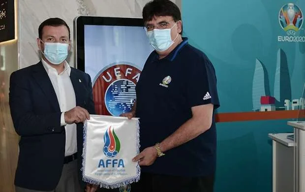 Elxan Məmmədov UEFA-nın baş katibi ilə görüşdü 