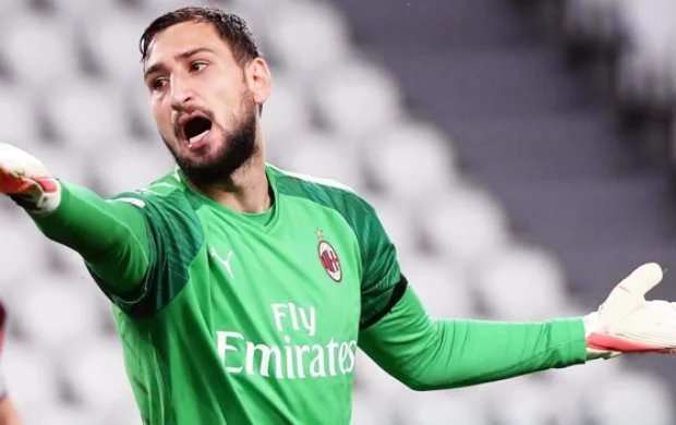 Donnarumma tibbi yoxlanışdan keçdi 