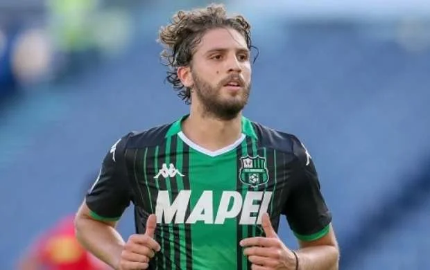 "Yuventus" yeni futbolçu alır 