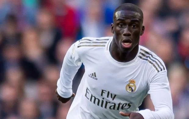 "Real Madrid"in müdafiəçisi klubdan nə tələb etdi? 