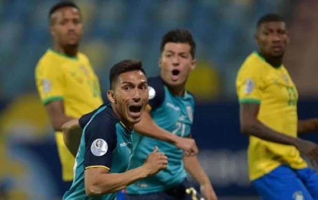 Braziliya xal itirdi, lider oldu - VİDEO 