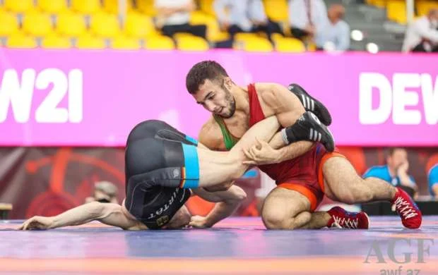 AÇ: Turan Bayramov finala yüksəldi 