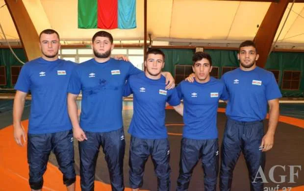 Üç güləşçimiz Avropa çempionatının finalında! 