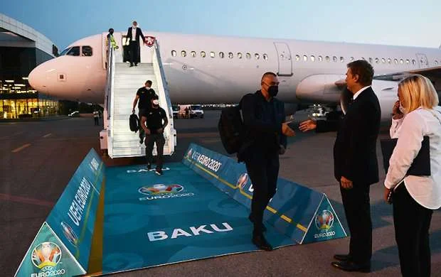 AVRO-2020: Danimarka və Çexiya milliləri Bakıya gəldi - FOTOLAR 