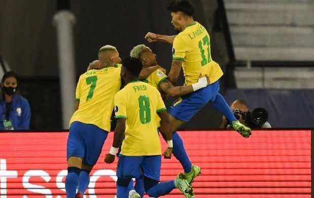 Amerika Kuboku: Braziliya və Peru yarımfinalda - VİDEO 