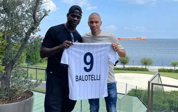 Mario Balotelli Türkiyə Superliqasında 
