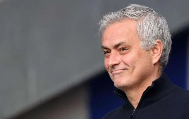 "Oynasaydım, Ronaldunu nokauta salardım" - Joze Mourinyu  