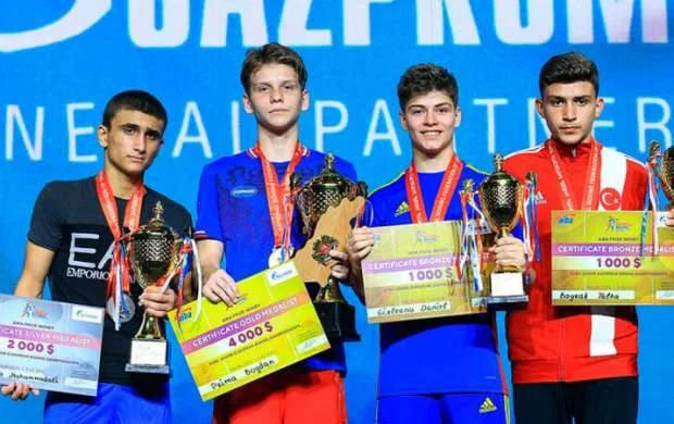 Азербайджанский боксер стал серебряным призером чемпионата Европы 