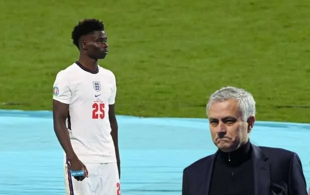 Mourinyu: "Saka üçün üzgünəm" 