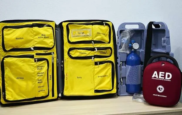 AFFA defibrilyator cihazlarını klublara verdi 