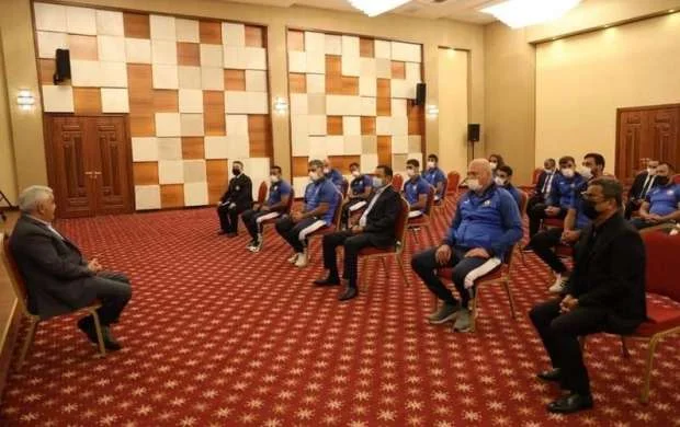Rövnəq Abdullayev Olimpiadada iştirak edəcək cüdoçularla görüşdü 