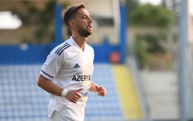 FIFA xorvatiyalı futbolçunun Azərbaycan millisində oynamasına icazə verdi 