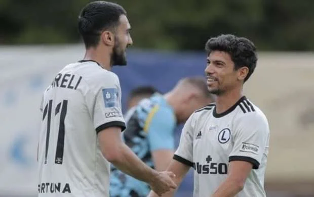 ÇL: Mahir Emrelidən məhsuldar ötürmə 
