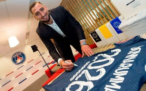 Donnarumma rəsmən PSJ-də! 