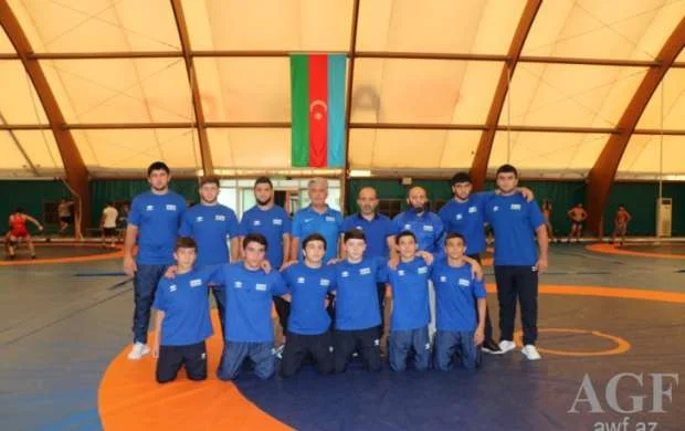 Güləşçilərimiz dünya çempionatına yollandı 