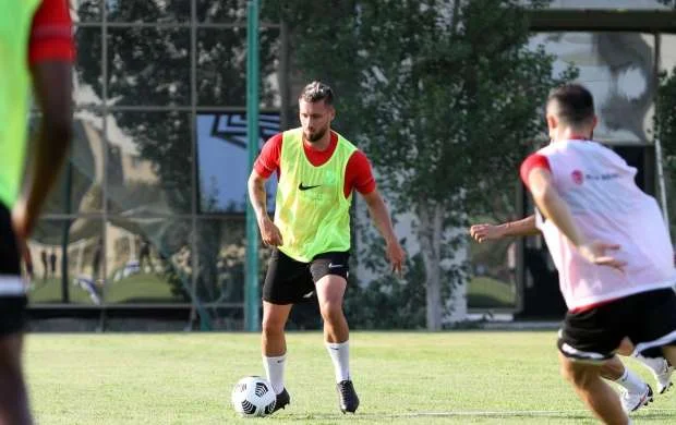 "Neftçi" "Olimpiakos"la oyuna tam heyətlə hazırlaşır 