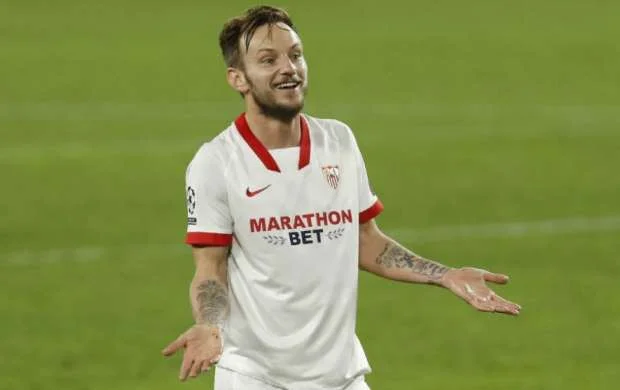 "Ronaldu mənə zəng vurdu, "Barselona" 50 milyon avro istədi" 