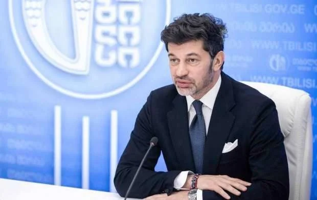Kaxa Kaladzenin mer postunda qalmasını istəyirlər 