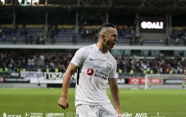 "Neftçi"nin hücumçusunun burnu sındı  