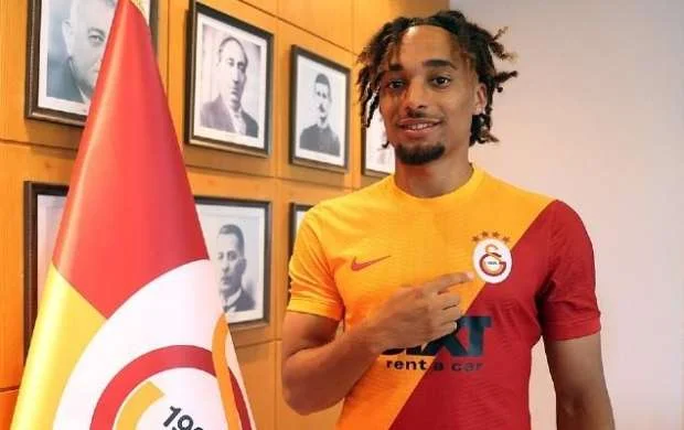 "Qalatasaray" fransalı futbolçu transfer etdi - RƏSMİ 