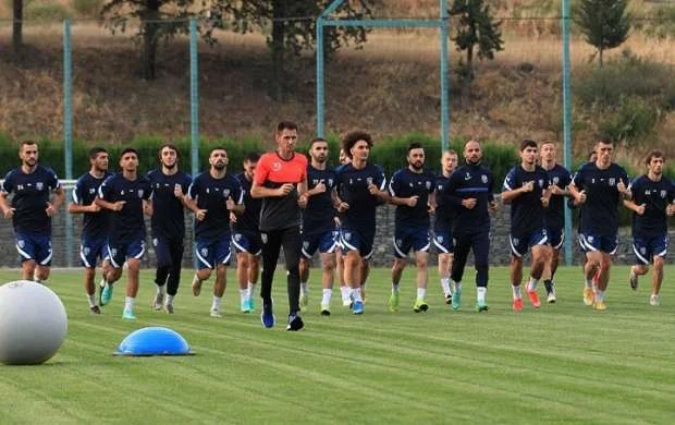 “Sabah” döndü, yeni gələnlər düşərgədən ayrıldı 