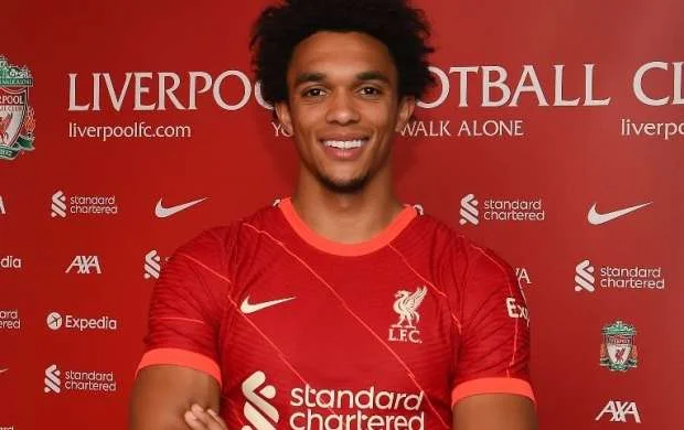 "Liverpul" onunla müqavilə yenilədi 