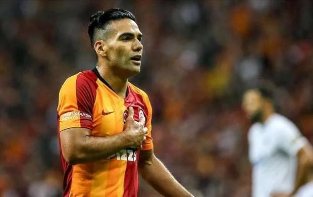 Falkao "Qalatasaray"dan gedir? 