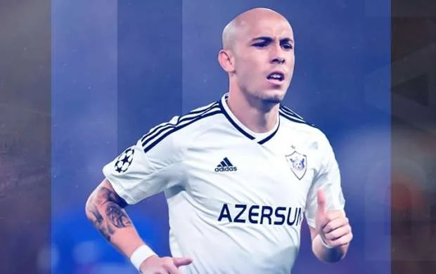"Qarabağ" millimizin futbolçusunu transfer etdi 