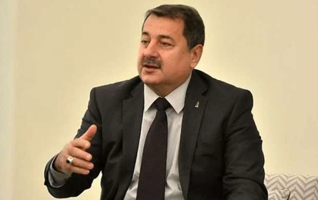 Vaqif Sadıqov “Neftçi”yə inanır: “HİK çatdırmırdı” 