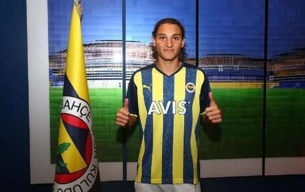 "Fənərbağça" yeni müdafiəçi transfer etdi - RƏSMİ 