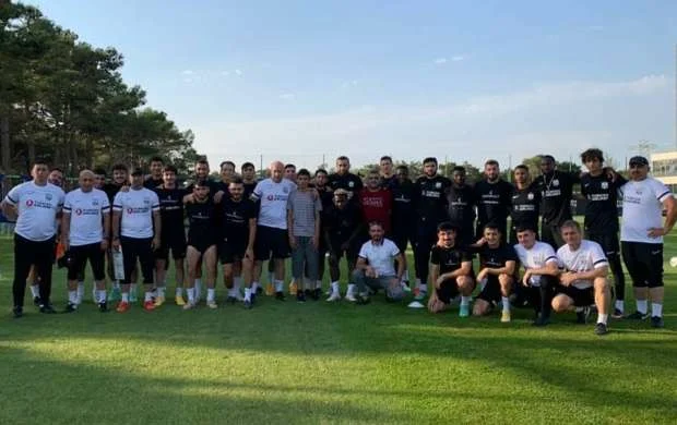 Şəhid azarkeşin oğlu "Neftçi"yə baş çəkib 