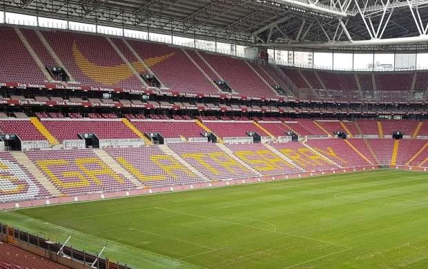 "Qalatasaray"a 100 milyon dollarlıq sponsor gəlir 