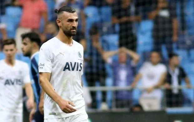 İstanbul nəhənginin hücumçusu sıradan çıxdı 