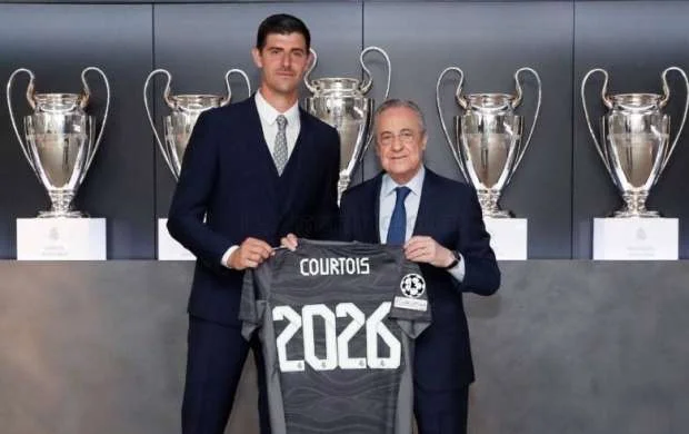 "Real Madrid" Kurtua ilə müqavilə yenilədi 