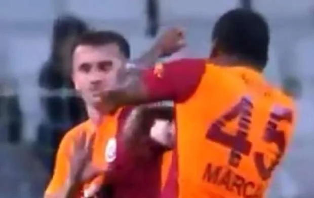 "Qalatasaray"ın futbolçuları niyə yumruq davasına çıxdı? - SƏBƏB 