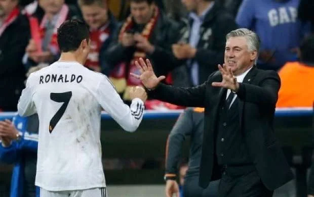 Karlo Ançelotti Ronaldunun qaytarılmasıyla bağlı yazdı 