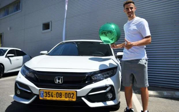 "Neftçi"nin rəqibi futbolçuların avtomobilini yenilədi - oyunöncəsi motivasiya 