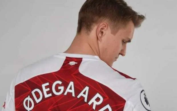 Günün transfer xəbərləri: "Arsenal" istəyinə çatır 