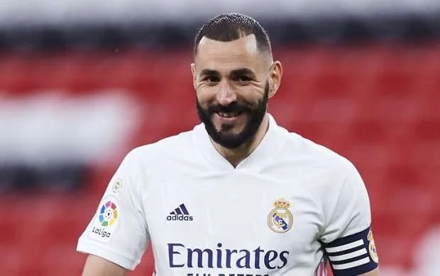 Benzema daha bir il "Real"da 