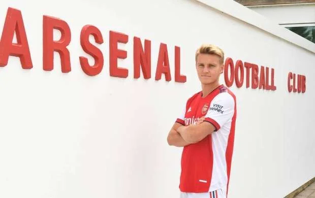 "Arsenal" Edeqoru təqdim etdi 